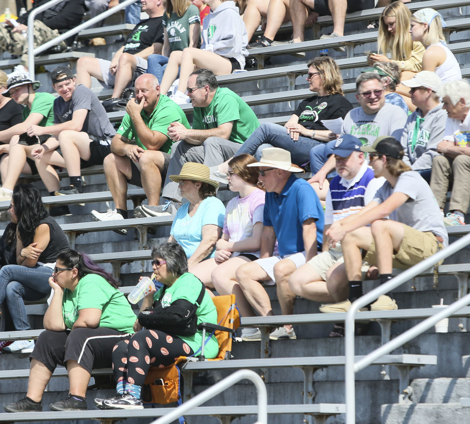 040521-qc-spt-gen-alleman-fball-29.JPG